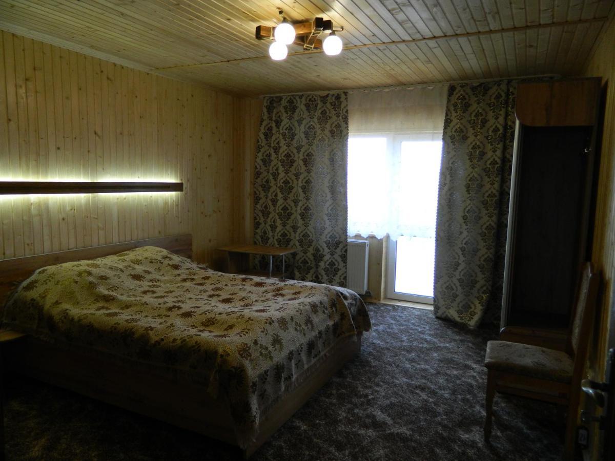 Hotel У Павла à Yablunytsya Extérieur photo