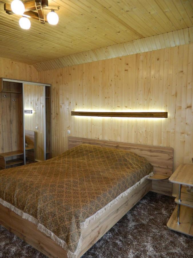 Hotel У Павла à Yablunytsya Extérieur photo