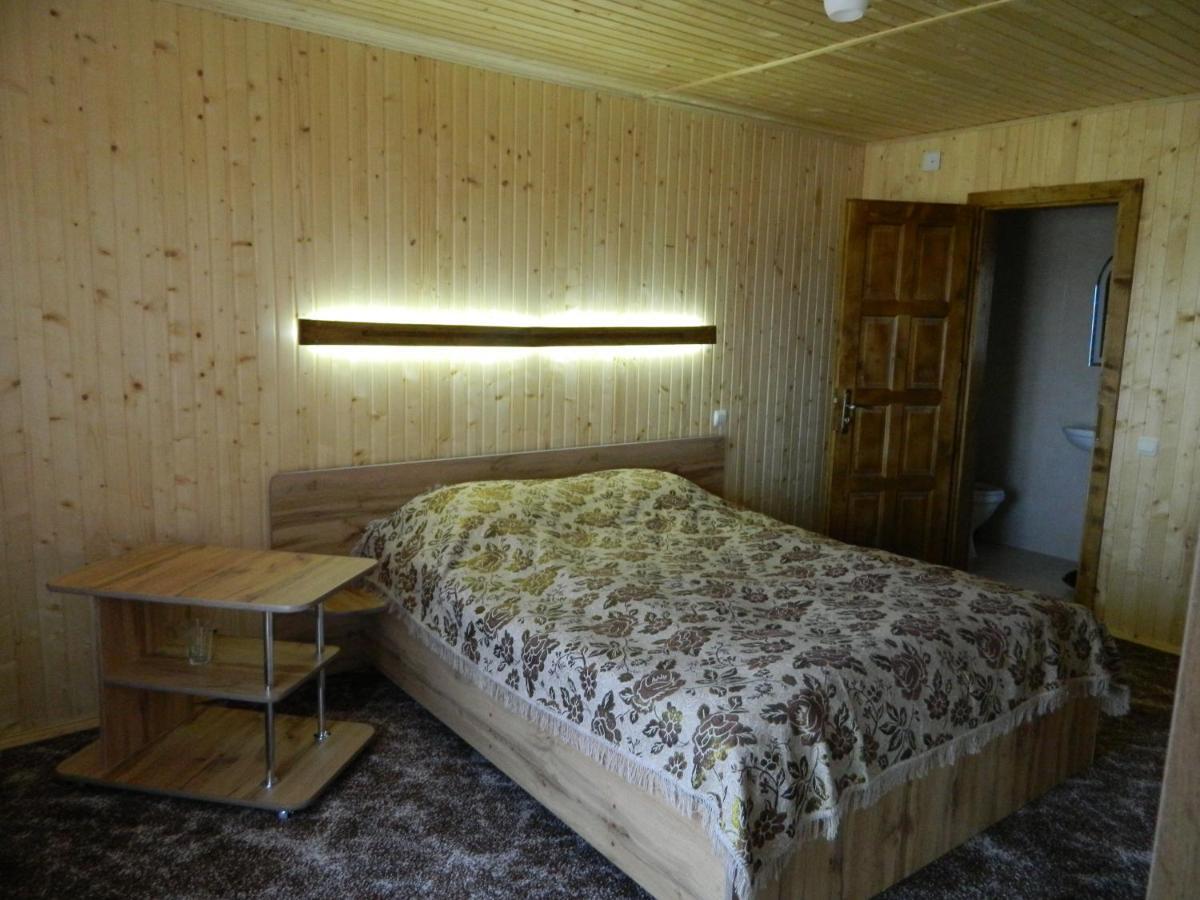 Hotel У Павла à Yablunytsya Extérieur photo
