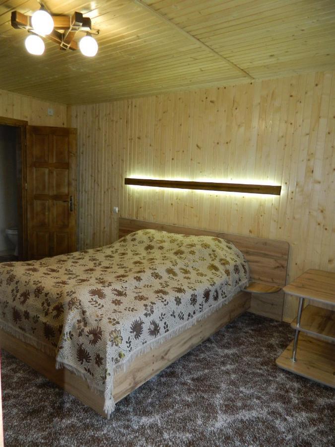 Hotel У Павла à Yablunytsya Extérieur photo